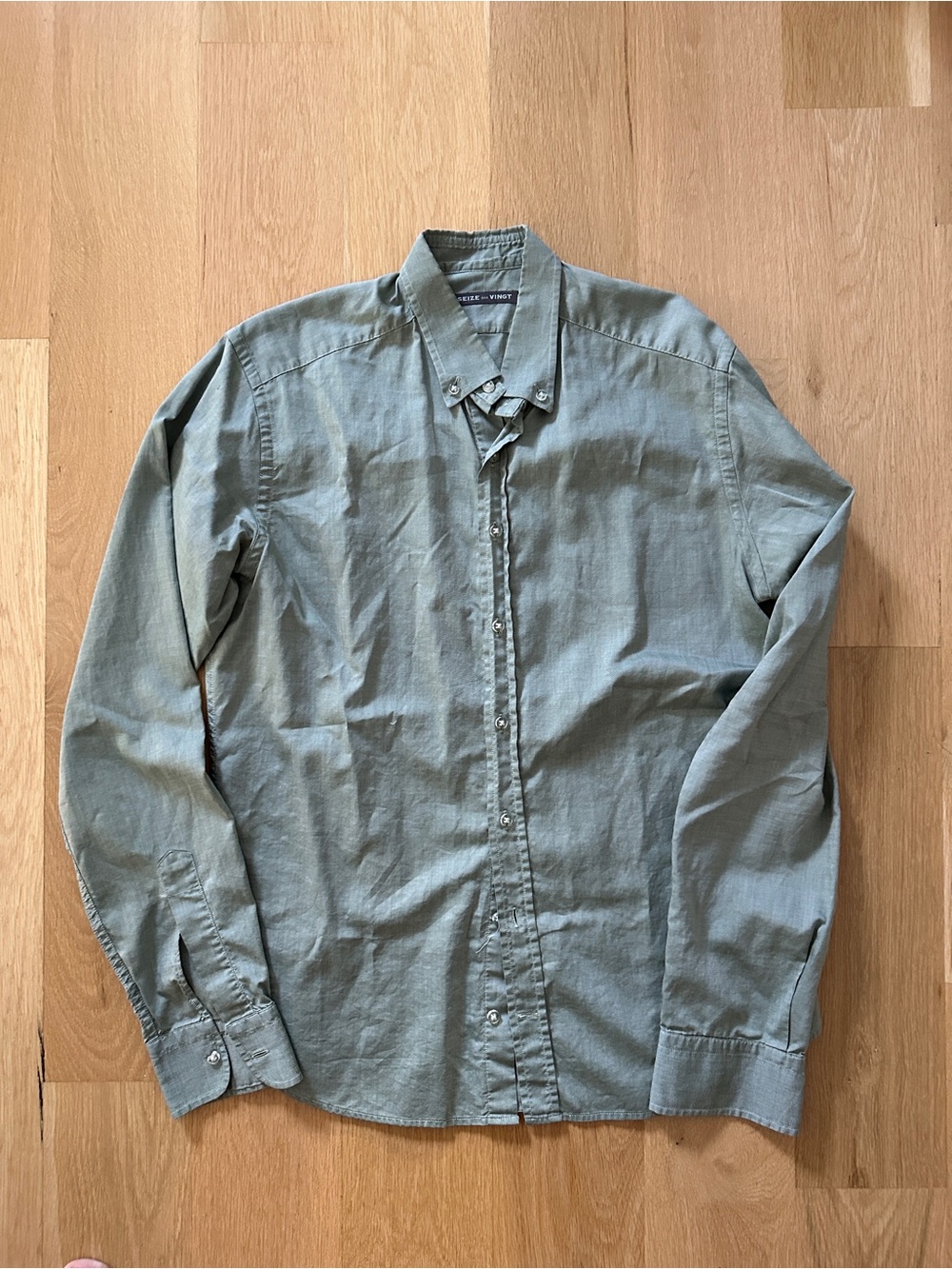 SEIZE sur VINGT Button-Down Casual Shirt in Light sage